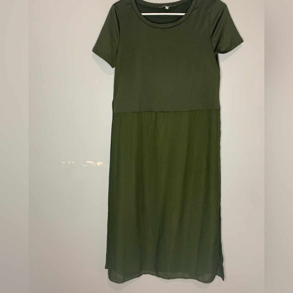 You can wear this over jeans or pants or even a skirt. The bottom is see through
